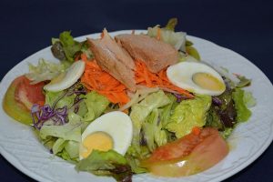 Restaurante los caballos Álora Málaga restaurante para celiacos ensalada de la huerta