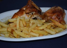 Restaurante-los-Caballos-Alora-Malaga-medio_pollo_asado-min
