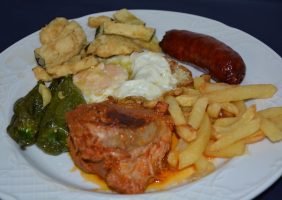 Restaurante-los-Caballos-Alora-Malaga-plato de los montes (1)-min